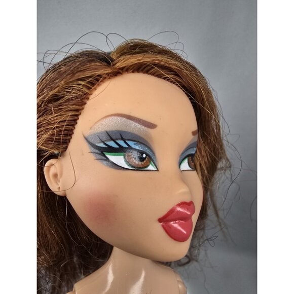 Bratz dynamite Meygan Doll With Outfit And Shoes- Not Complete - Picture 13 of 16